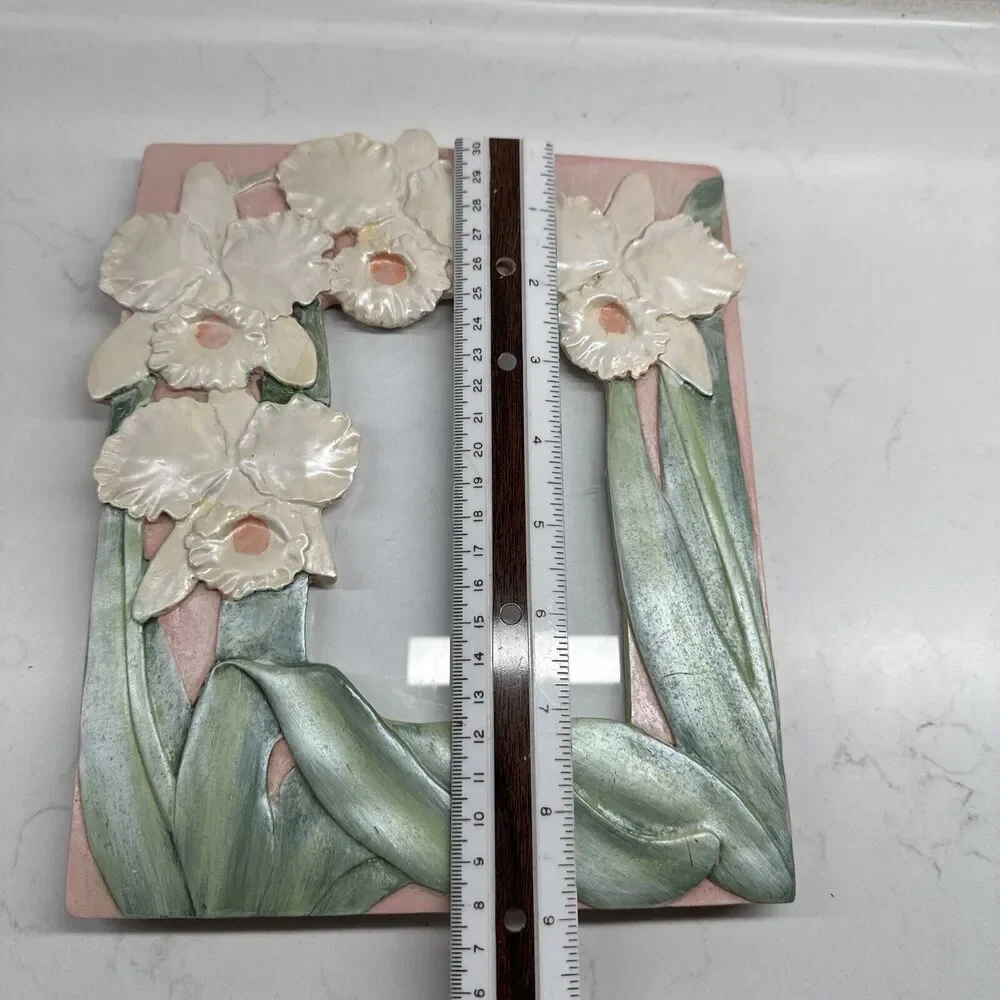 Vintage Daffodil Picture Frame Floral Sculptural Decorative Table Top